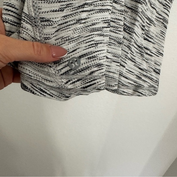 Lululemon On Track Tank Top Tiger Space Dye Black White 2 in 1 Size 4 Women’s - Picture 6 of 8
